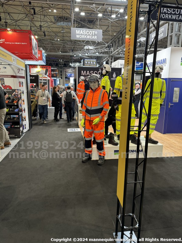Amusing visitors as a white living mannequin at Safety & Health Expo - Living Mannequin Bunzl Greenham Stand Health And Safety Event Nec Amusing visitors as a white living mannequin at Safety & Health Expo - Living Mannequin Bunzl Greenham Stand Health And Safety Event Nec