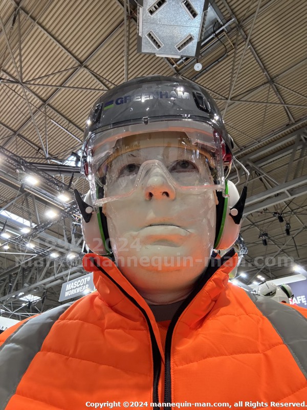 Amusing visitors as a white living mannequin at Safety & Health Expo - Living Mannequin Bunzl Greenham Stand Health And Safety Event Nec Amusing visitors as a white living mannequin at Safety & Health Expo - Living Mannequin Bunzl Greenham Stand Health And Safety Event Nec