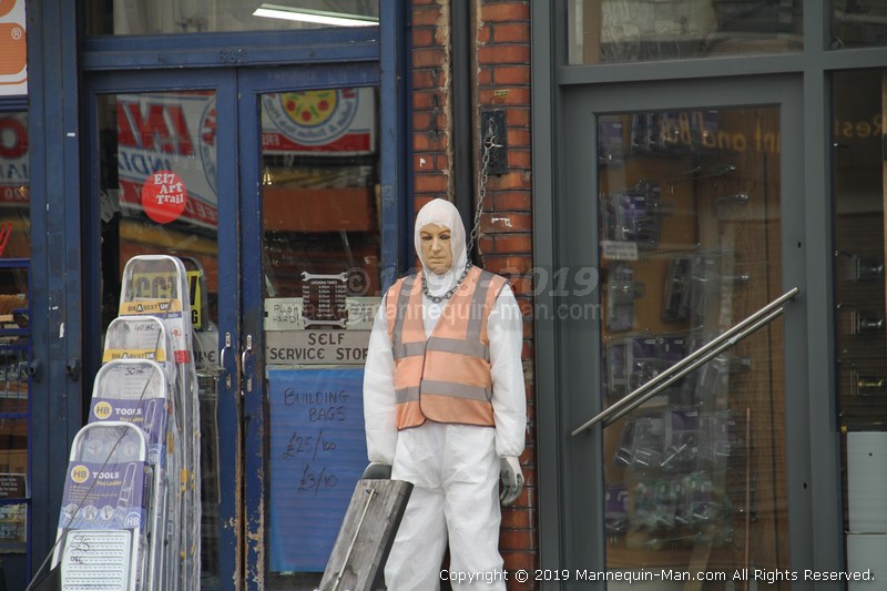 Dave the dummy has been standing outside WP Wakefield for over 7 Years, in all weathers. Apparently he attracts quite a bit of attention and sometimes even receives some physical abuse. This day, Dave had something to say for himself when he was replaced by mannequin-man the living mannequin as he came alive to the surprise of the customers and passers-by. - WP Wakefield Replaces Outside Mannequin With Real Living Mannequin to Prank Customers with Hilarious Results Dave the dummy has been standing outside WP Wakefield for over 7 Years, in all weathers. Apparently he attracts quite a bit of attention and sometimes even receives some physical abuse. This day, Dave had something to say for himself when he was replaced by mannequin-man the living mannequin as he came alive to the surprise of the customers and passers-by. - WP Wakefield Replaces Outside Mannequin With Real Living Mannequin to Prank Customers with Hilarious Results