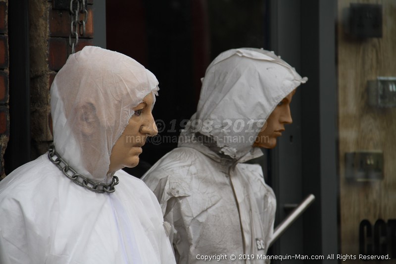 Dave the dummy has been standing outside WP Wakefield for over 7 Years, in all weathers. Apparently he attracts quite a bit of attention and sometimes even receives some physical abuse. This day, Dave had something to say for himself when he was replaced by mannequin-man the living mannequin as he came alive to the surprise of the customers and passers-by. - WP Wakefield Replaces Outside Mannequin With Real Living Mannequin to Prank Customers with Hilarious Results Dave the dummy has been standing outside WP Wakefield for over 7 Years, in all weathers. Apparently he attracts quite a bit of attention and sometimes even receives some physical abuse. This day, Dave had something to say for himself when he was replaced by mannequin-man the living mannequin as he came alive to the surprise of the customers and passers-by. - WP Wakefield Replaces Outside Mannequin With Real Living Mannequin to Prank Customers with Hilarious Results
