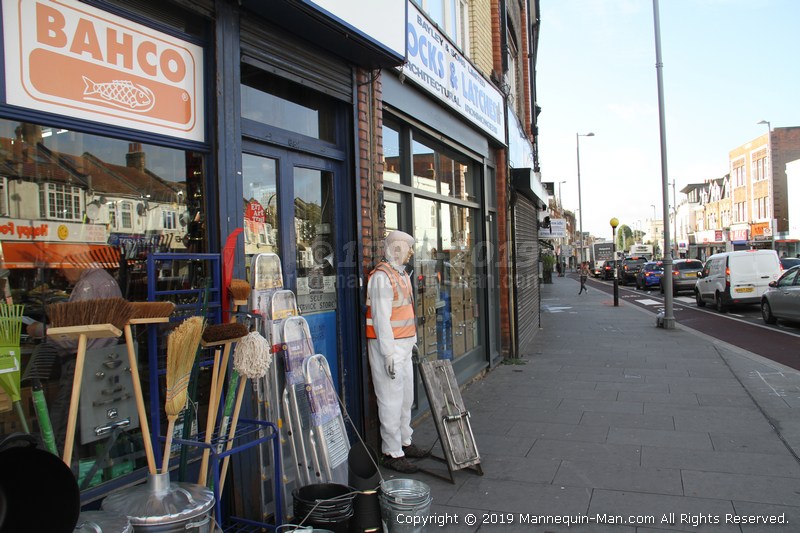 Dave the dummy has been standing outside WP Wakefield for over 7 Years, in all weathers. Apparently he attracts quite a bit of attention and sometimes even receives some physical abuse. This day, Dave had something to say for himself when he was replaced by mannequin-man the living mannequin as he came alive to the surprise of the customers and passers-by. - WP Wakefield Replaces Outside Mannequin With Real Living Mannequin to Prank Customers with Hilarious Results Dave the dummy has been standing outside WP Wakefield for over 7 Years, in all weathers. Apparently he attracts quite a bit of attention and sometimes even receives some physical abuse. This day, Dave had something to say for himself when he was replaced by mannequin-man the living mannequin as he came alive to the surprise of the customers and passers-by. - WP Wakefield Replaces Outside Mannequin With Real Living Mannequin to Prank Customers with Hilarious Results
