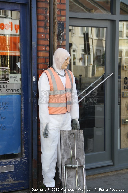 Dave the dummy has been standing outside WP Wakefield for over 7 Years, in all weathers. Apparently he attracts quite a bit of attention and sometimes even receives some physical abuse. This day, Dave had something to say for himself when he was replaced by mannequin-man the living mannequin as he came alive to the surprise of the customers and passers-by. - WP Wakefield Replaces Outside Mannequin With Real Living Mannequin to Prank Customers with Hilarious Results Dave the dummy has been standing outside WP Wakefield for over 7 Years, in all weathers. Apparently he attracts quite a bit of attention and sometimes even receives some physical abuse. This day, Dave had something to say for himself when he was replaced by mannequin-man the living mannequin as he came alive to the surprise of the customers and passers-by. - WP Wakefield Replaces Outside Mannequin With Real Living Mannequin to Prank Customers with Hilarious Results