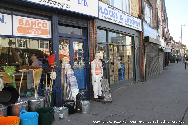 Dave the dummy has been standing outside WP Wakefield for over 7 Years, in all weathers. Apparently he attracts quite a bit of attention and sometimes even receives some physical abuse. This day, Dave had something to say for himself when he was replaced by mannequin-man the living mannequin as he came alive to the surprise of the customers and passers-by. - WP Wakefield Replaces Outside Mannequin With Real Living Mannequin to Prank Customers with Hilarious Results Dave the dummy has been standing outside WP Wakefield for over 7 Years, in all weathers. Apparently he attracts quite a bit of attention and sometimes even receives some physical abuse. This day, Dave had something to say for himself when he was replaced by mannequin-man the living mannequin as he came alive to the surprise of the customers and passers-by. - WP Wakefield Replaces Outside Mannequin With Real Living Mannequin to Prank Customers with Hilarious Results